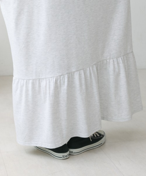 Bou Jeloud(ブージュルード)の「裾ペプラムフリルワンピース(ワンピース・レディース・チャコールグレー/ライトグレー・38)」の8枚目の写真