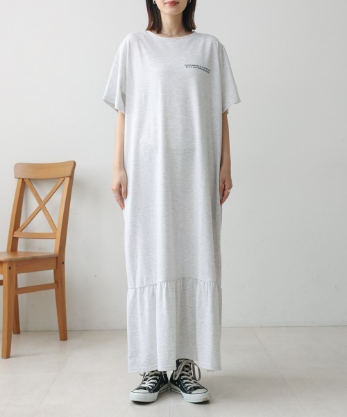 Bou Jeloud(ブージュルード)の「裾ペプラムフリルワンピース(ワンピース・レディース・チャコールグレー/ライトグレー・38)」の10枚目の写真