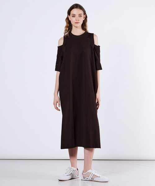 DOUBLE STANDARD CLOTHING(ダブルスタンダードクロージング)の「強撚カットアウトワンピース(ワンピース・レディース・ブラウン/オフホワイト・38/36)」の2枚目の写真
