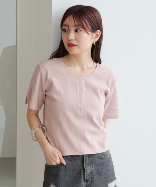 Kastane（カスタネ）の「【新色追加/5色展開/XS.Fサイズ展開】ピグメントヘンリーTEE（Tシャツ/カットソー・レディース・ブラック/ホワイト/ブルー/ピンク/ブラウン・X-SMALL/FREE）」の5枚目の写真