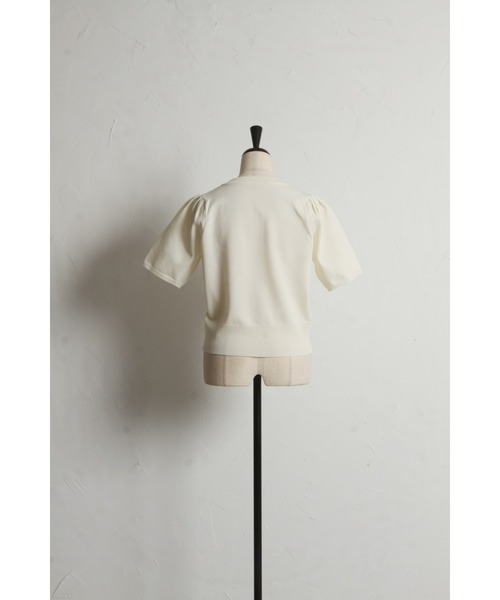 &. NOSTALGIA（アンドドットノスタルジア）の「【ZOZO限定】ショルダータックニットカーデ（カーディガン/ボレロ・レディース・ブラウン/ブラック/アイボリー・M）」の13枚目の写真