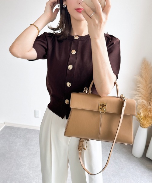 &. NOSTALGIA（アンドドットノスタルジア）の「【ZOZO限定】ショルダータックニットカーデ（カーディガン/ボレロ・レディース・ブラウン/ブラック/アイボリー・M）」の4枚目の写真