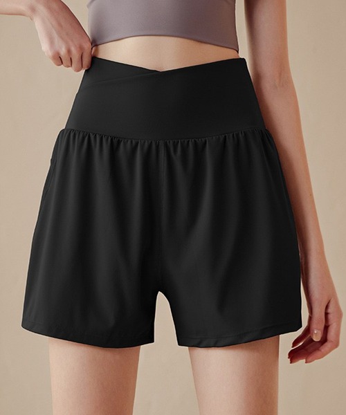 HYSSHOP（エイチワイエスショップ）の「レディース クロスハイウエストヨガショートパンツ［フィットネス/ピラティス/ダンス/ジム］[トレーニングウェア/ジムウェア/ピラティスウェア]（その他パンツ・レディース・ブラック/ライトグレー/ホワイト・M/S/XL/L）」の3枚目の写真