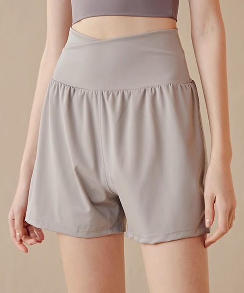 HYSSHOP（エイチワイエスショップ）の「レディース クロスハイウエストヨガショートパンツ［フィットネス/ピラティス/ダンス/ジム］[トレーニングウェア/ジムウェア/ピラティスウェア]（その他パンツ・レディース・ブラック/ライトグレー/ホワイト・M/S/XL/L）」の5枚目の写真