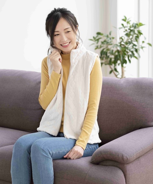 BACKYARD FAMILY(バックヤードファミリー)の「毛布でつくったふわふわベスト(ベスト・レディース・グレー/アイボリー・M/L/XL)」の3枚目の写真