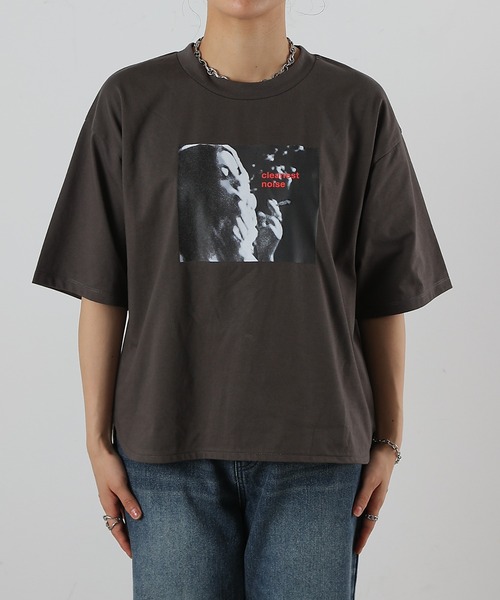 COLONY 2139(コロニートゥーワンスリーナイン)の「裾ラウンドフォトプリントTシャツ(Tシャツ/カットソー・レディース・ホワイト/チャコールグレー・FREE)」の19枚目の写真