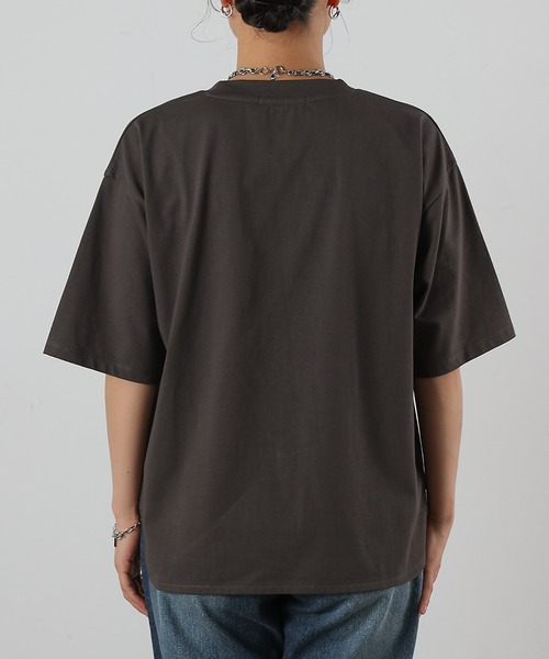 COLONY 2139(コロニートゥーワンスリーナイン)の「裾ラウンドフォトプリントTシャツ(Tシャツ/カットソー・レディース・ホワイト/チャコールグレー・FREE)」の21枚目の写真