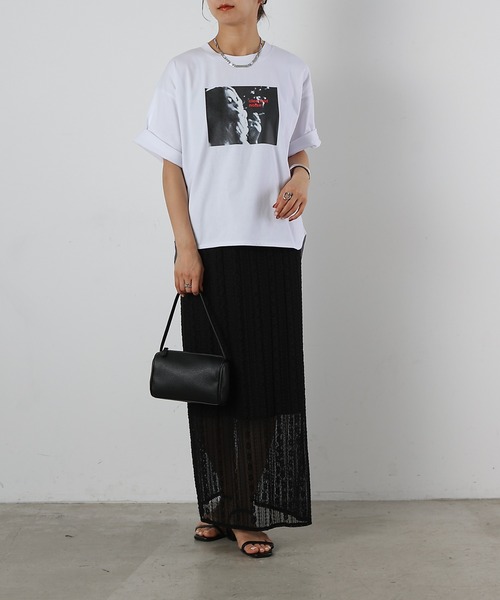 COLONY 2139(コロニートゥーワンスリーナイン)の「裾ラウンドフォトプリントTシャツ(Tシャツ/カットソー・レディース・ホワイト/チャコールグレー・FREE)」の7枚目の写真