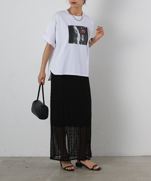 COLONY 2139(コロニートゥーワンスリーナイン)の「裾ラウンドフォトプリントTシャツ(Tシャツ/カットソー・レディース・ホワイト/チャコールグレー・FREE)」の8枚目の写真