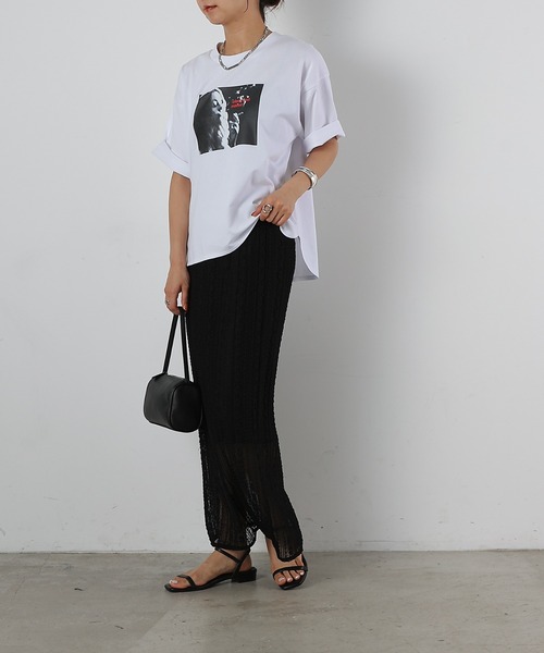 COLONY 2139(コロニートゥーワンスリーナイン)の「裾ラウンドフォトプリントTシャツ(Tシャツ/カットソー・レディース・ホワイト/チャコールグレー・FREE)」の10枚目の写真
