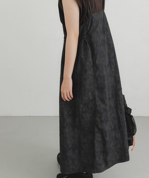 EKAL（エカル）の「『UR TECH』 ナイロンタッサーキャミワンピース（ワンピース・レディース・ベージュ系その他/ブラック系その他・ONE）」の7枚目の写真