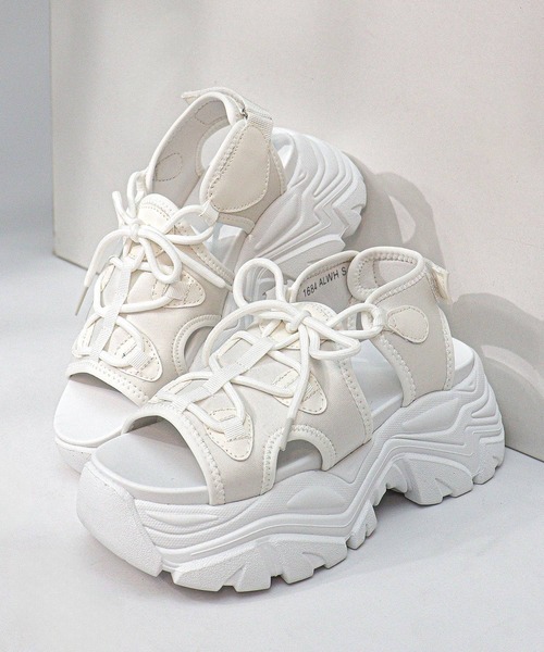 LOVEHUNTER（ラブハンター）の「+7cm 軽量厚底 スポーツサンダル（サンダル・レディース・ホワイト系1/ホワイト系2/ブラック系2/ブラック系1・SS/S/M/L/LL）」の2枚目の写真