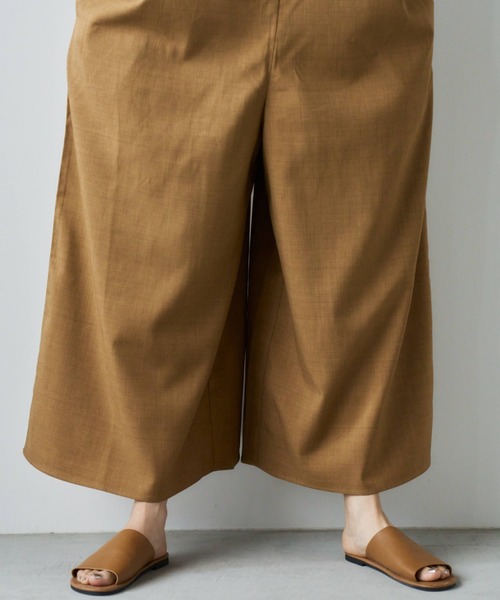 Libra Cue（リブラ キュー）の「Vネックオールインワン（つなぎ/オールインワン・レディース・ベージュ/ブラック・FREE）」の6枚目の写真