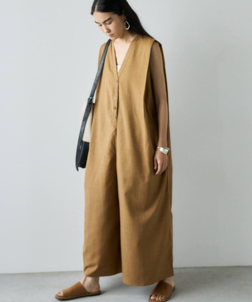 Libra Cue（リブラ キュー）の「Vネックオールインワン（つなぎ/オールインワン・レディース・ベージュ/ブラック・FREE）」の3枚目の写真