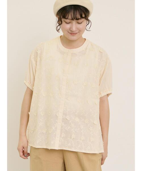 Samansa Mos2（サマンサ モスモス）の「3D刺繍バンドカラーブラウス