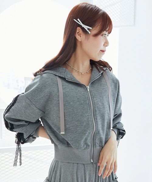 MAJESTIC LEGON（マジェスティックレゴン）の「レースリボンラインパーカー（パーカー・レディース・チャコールグレー/ライトグレー/ブラウン/アイボリー/ピンク・MEDIUM）」の9枚目の写真