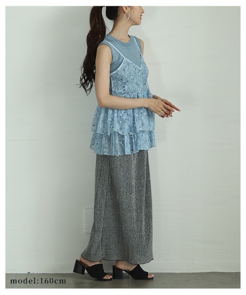 Sawa a la mode(サワアラモード)の「フラワーレースキャミソール&リブニット2点セット(アンサンブル・レディース・ブラック/ブルー・FREE)」の5枚目の写真