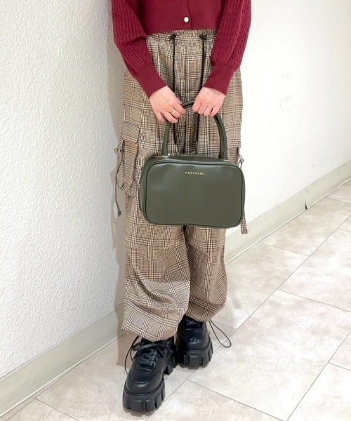 REDYAZEL(レディアゼル)の「レースアップレザースニーカー(スニーカー・レディース・ブラック・LARGE/MEDIUM)」の16枚目の写真