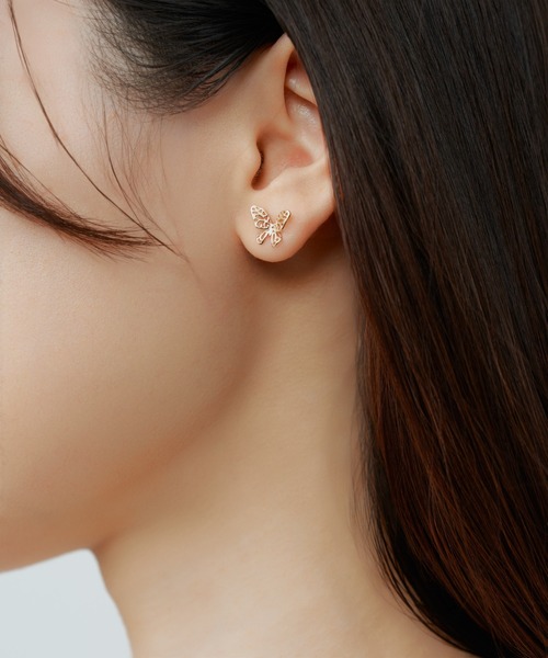 Jewel closet by L&Co.(ジュエルクローゼットバイエルアンドコー)の「K10 バタフライ ピアス(ピアス(両耳用)・レディース・イエローゴールド・FREE)」の3枚目の写真