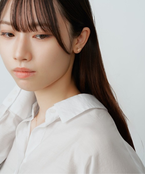 Jewel closet by L&Co.(ジュエルクローゼットバイエルアンドコー)の「K10 バタフライ ピアス(ピアス(両耳用)・レディース・イエローゴールド・FREE)」の4枚目の写真