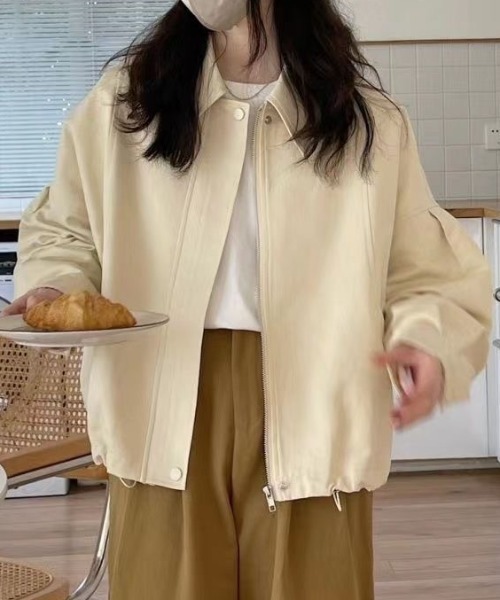 cammie(キャミー)の「エリ付きワイドシルエットライトコート(ブルゾン・レディース・ベージュ/アイボリー・M/L)」の2枚目の写真