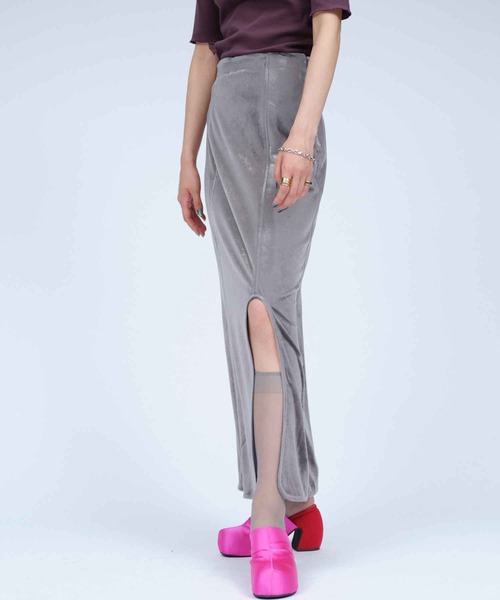 THINGS THAT MATTER(シングス ザット マター)の「TRIACETATE VELOR SKIRT / トリアセテートベロアスカート(スカート・レディース・ブラック/グレー・1/2)」の4枚目の写真