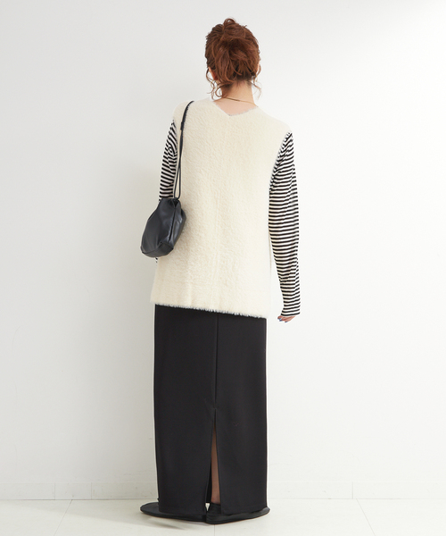 B.C STOCK（ベーセーストック）の「《追加2》《2点セット》手洗い可 / ショートシャギーベスト+ダンボールスカート（ワンピース・レディース・ネイビー/ブラウン/アイボリー・FREE）」の6枚目の写真