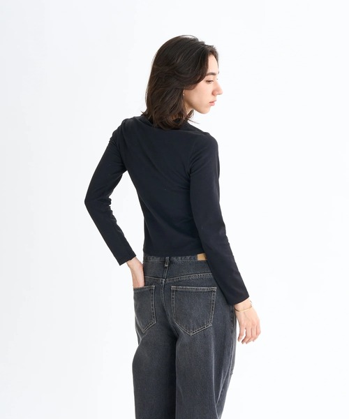 ROXY(ロキシー)の「SPARKLY /ロキシーラインストーンロゴタイト長袖ロンT(Tシャツ/カットソー・レディース・パープル/ブルー/ブラック/ホワイト・LARGE/MEDIUM/SMALL)」の12枚目の写真