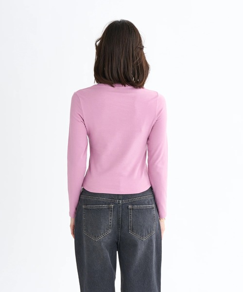 ROXY(ロキシー)の「SPARKLY /ロキシーラインストーンロゴタイト長袖ロンT(Tシャツ/カットソー・レディース・パープル/ブルー/ブラック/ホワイト・LARGE/MEDIUM/SMALL)」の18枚目の写真