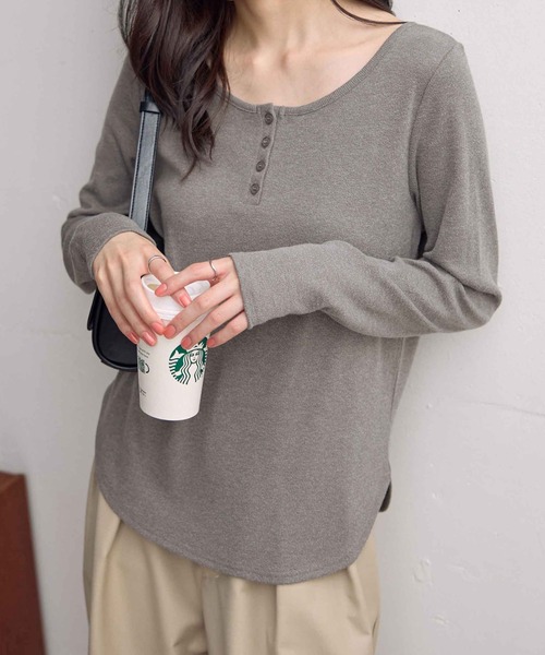 CHAN ME(チャンミ)の「ヘンリーネックプルオーバー(Tシャツ/カットソー・レディース・グレー/ブラック/ホワイト・X-LARGE/LARGE/MEDIUM)」の3枚目の写真