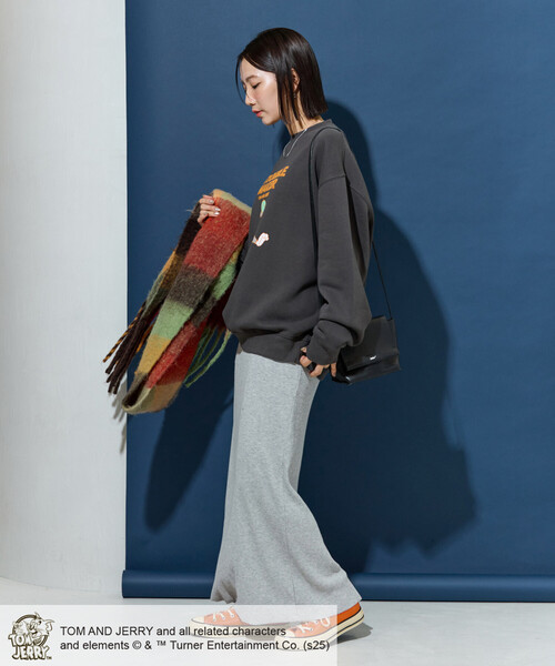 FREAK'S STORE(フリークスストア)の「限定展開 TOM AND JERRY/トムとジェリー フロッキー ロゴ スウェット(スウェット・レディース・チャコールグレー/ナチュラル/ブラック/ベージュ/ネイビー/グレー・フリ-)」の9枚目の写真