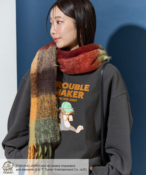 FREAK'S STORE(フリークスストア)の「限定展開 TOM AND JERRY/トムとジェリー フロッキー ロゴ スウェット(スウェット・レディース・チャコールグレー/ナチュラル/ブラック/ベージュ/ネイビー/グレー・フリ-)」の13枚目の写真