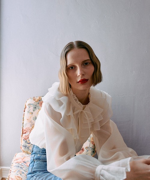 mysty woman（ミスティウーマン）の「2WAYBIGカラーブラウス 583460（シャツ/ブラウス・レディース・オフホワイト/ブラック・FREE）」の7枚目の写真