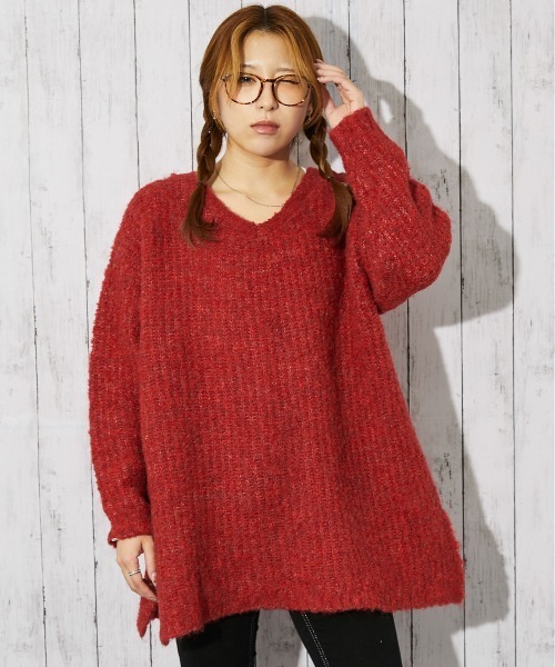 GORGE(ゴージ)の「《バックリボン×ブークレ》レディース チュニックニット ふんわり長丈 秋冬(ニット/セーター・レディース・チャコール/ネイビー/アイボリー/レッド/グリーン・F)」の14枚目の写真