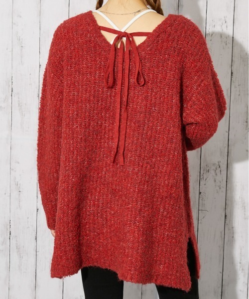GORGE(ゴージ)の「《バックリボン×ブークレ》レディース チュニックニット ふんわり長丈 秋冬(ニット/セーター・レディース・チャコール/ネイビー/アイボリー/レッド/グリーン・F)」の17枚目の写真
