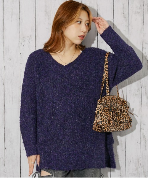 GORGE(ゴージ)の「《バックリボン×ブークレ》レディース チュニックニット ふんわり長丈 秋冬(ニット/セーター・レディース・チャコール/ネイビー/アイボリー/レッド/グリーン・F)」の18枚目の写真