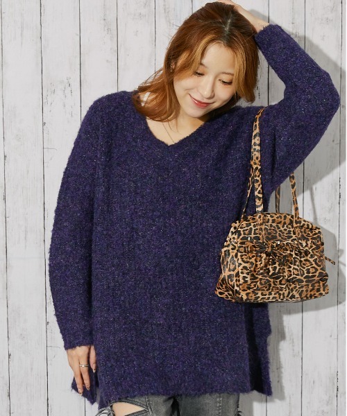 GORGE(ゴージ)の「《バックリボン×ブークレ》レディース チュニックニット ふんわり長丈 秋冬(ニット/セーター・レディース・チャコール/ネイビー/アイボリー/レッド/グリーン・F)」の19枚目の写真
