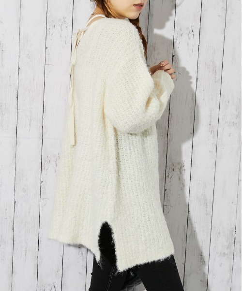 GORGE(ゴージ)の「《バックリボン×ブークレ》レディース チュニックニット ふんわり長丈 秋冬(ニット/セーター・レディース・チャコール/ネイビー/アイボリー/レッド/グリーン・F)」の7枚目の写真