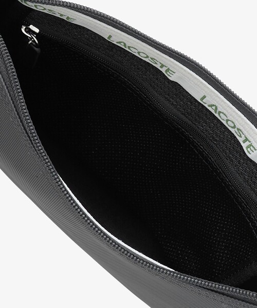 LACOSTE（ラコステ）の「L.12.12 コンセプト フラットポーチ（ショルダーバッグ・レディース・ダークネイビー/ブラック・FREE）」の6枚目の写真