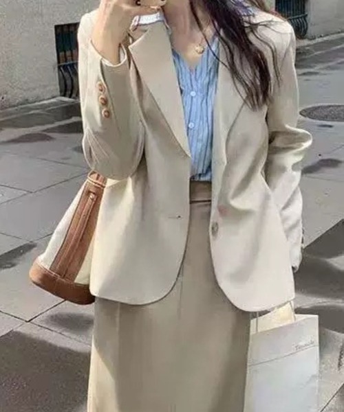 SPIGA（スピーガ）の「ｼﾝﾌﾟﾙﾃｰﾗｰﾄﾞｼﾞｬｹｯﾄ（テーラードジャケット・レディース・ブラック/ブラウン/グレー/アイボリー・SMALL/MEDIUM/LARGE/X-LARGE）」の2枚目の写真