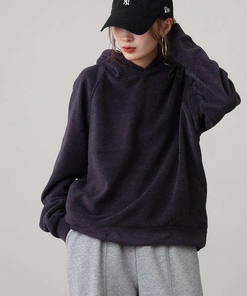 OMNES（オムネス）の「ふわふわフリースパーカー長袖（パーカー・レディース・パープル/チャコール/キャメル/アイボリー・FREE）」の11枚目の写真