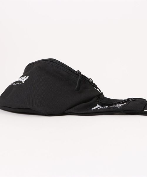 THRASHER（スラッシャー）の「HOMETOWN WAIST BAG/THRASHER スラッシャー ウエストバッグ ボディバッグ ヒップバッグ ユニセックス ウエストポーチストリート スケート（ボディバッグ/ウエストポーチ・メンズ・ブラック×ブルー/ブラック×ホワイト・FREE）」の4枚目の写真
