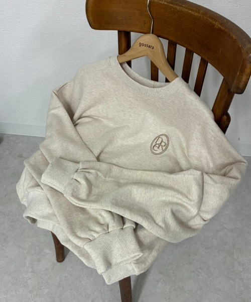 gossara(ゴサラ)の「ロゴ刺繍スウェット(スウェット・レディース・グレー/ベージュ/ネイビー・FREE)」の11枚目の写真