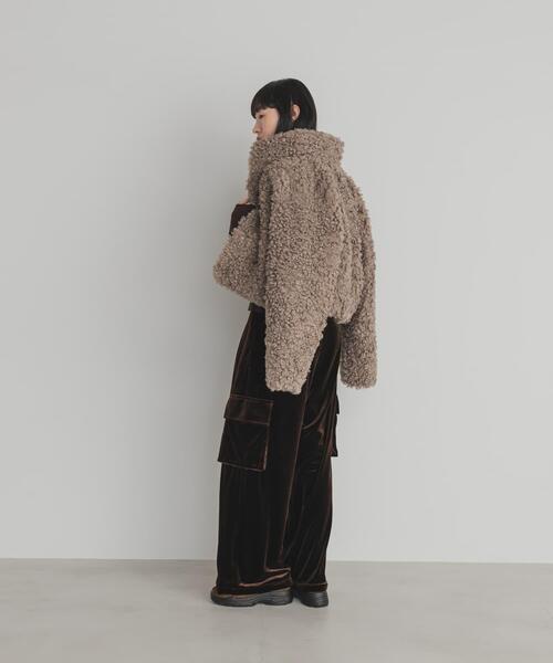 KBF（ケイビーエフ）の「フォルムボアジャケット（その他アウター・レディース・ベージュ系その他/グリーン系その他/アイボリー・ONE）」の15枚目の写真