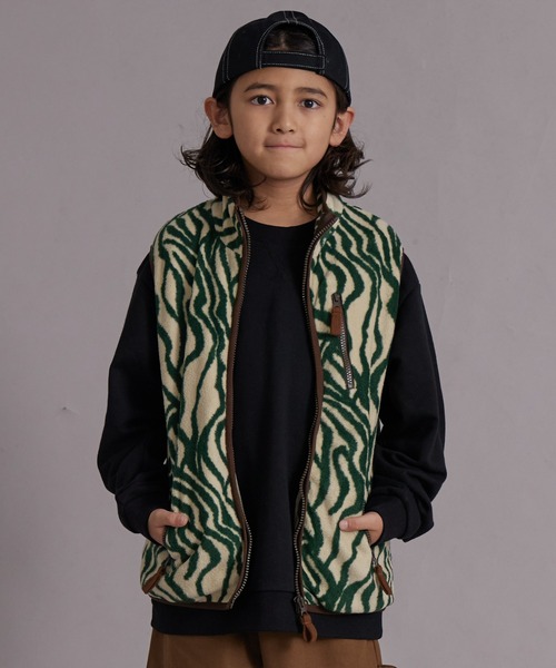 PAIRMANON STREET（ペアマノンストリート）の「フリース スタンドカラー ジップベスト【PAIRMANON STREET】（ベスト・キッズ・グリーン系その他/ブルー系その他/アイボリー/ブラック・100/110/120/130/140/150/160/90）」の3枚目の写真