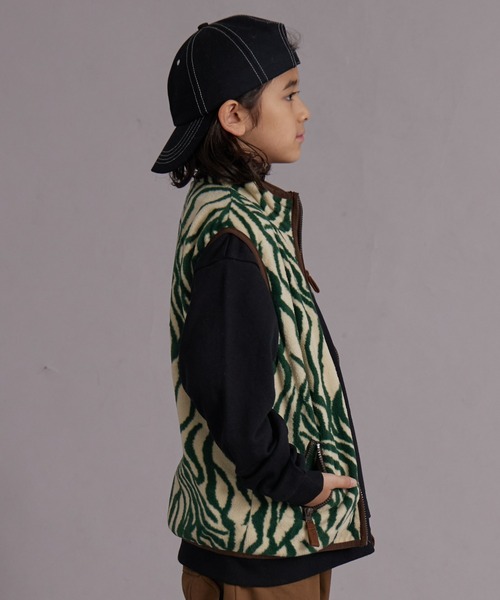 PAIRMANON STREET（ペアマノンストリート）の「フリース スタンドカラー ジップベスト【PAIRMANON STREET】（ベスト・キッズ・グリーン系その他/ブルー系その他/アイボリー/ブラック・100/110/120/130/140/150/160/90）」の11枚目の写真