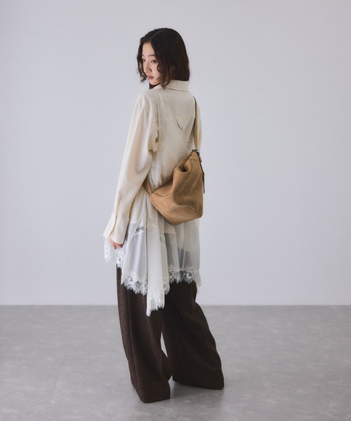 ADAM ET ROPE'(アダムエロペ)の「スプリットレザーワンショルダー2WAYバッグ(ショルダーバッグ・レディース・ブラック/ベージュ・FREE)」の6枚目の写真