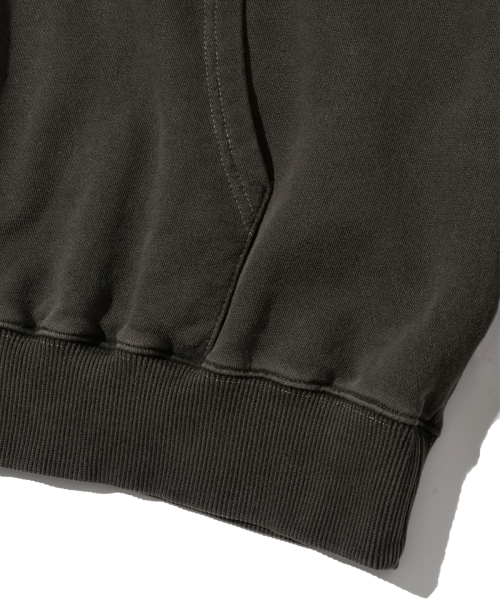 ロゴアセンブリプリントピグメントフードパーカー チャコール 