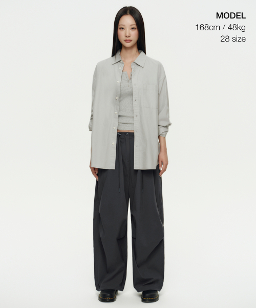 MUSINSA STANDARD WOMAN（ムシンサスタンダードウーマン）の「ウィメンズパラシュートパンツ [ガンメタル]（スウェットパンツ・レディース・その他・30/24/26/28/22）」の2枚目の写真