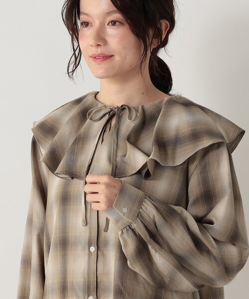 Afternoon Tea（アフタヌーンティー）の「オンブレチェックフリルカラーブラウス（シャツ/ブラウス・レディース・ライトベージュ/ブラック・MEDIUM）」の8枚目の写真